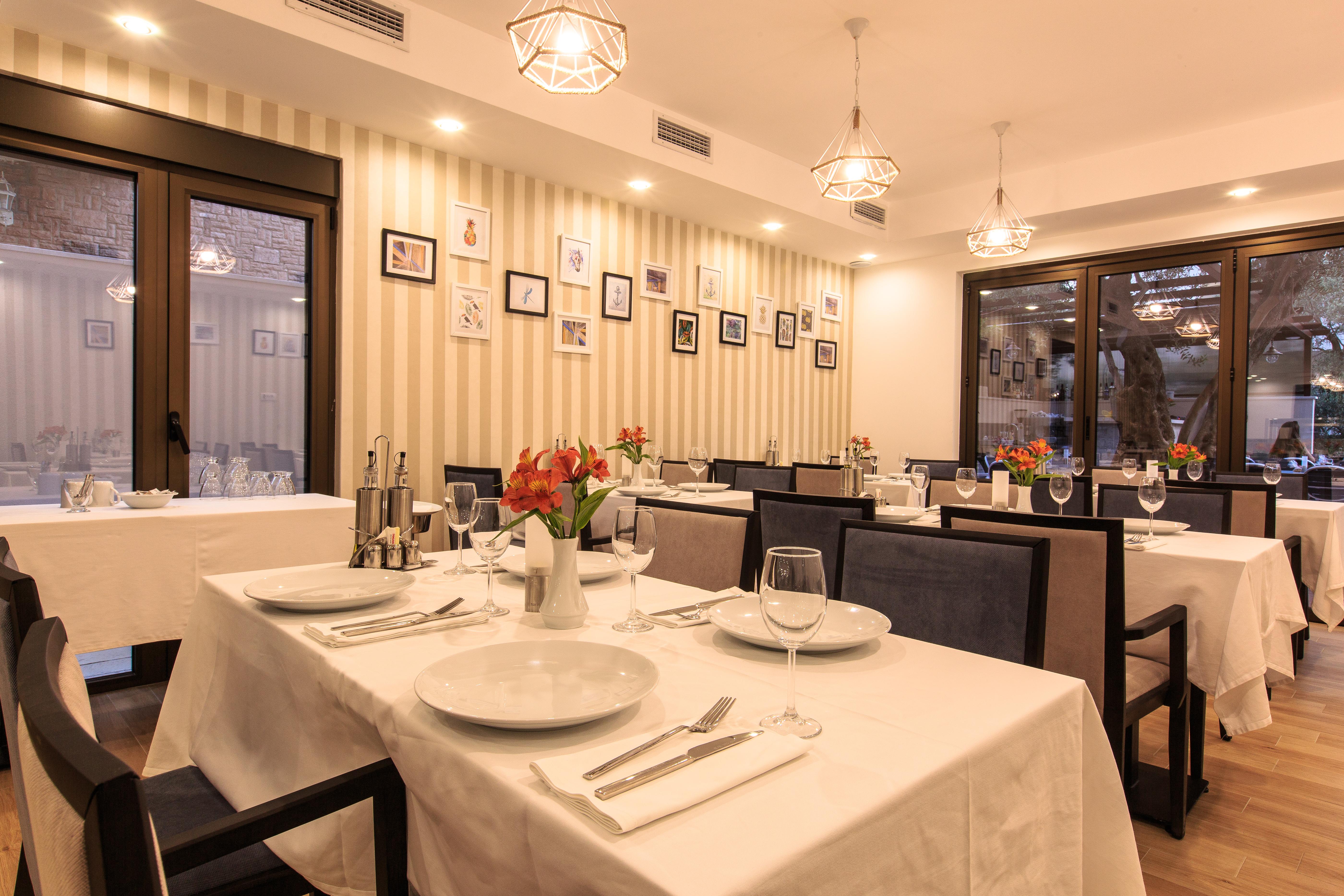 Hotel Harmony By Aycon Petrovac Ngoại thất bức ảnh