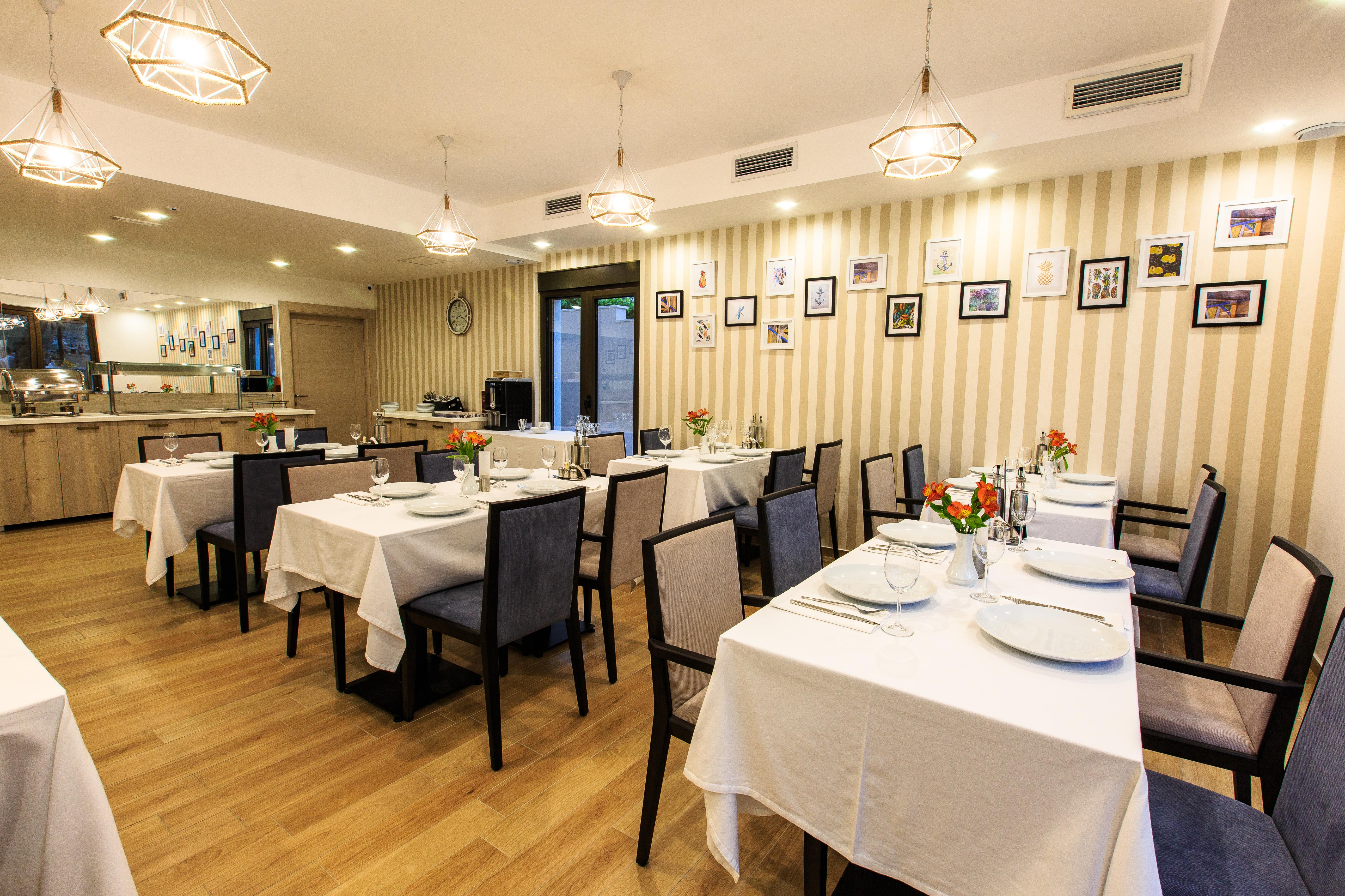Hotel Harmony By Aycon Petrovac Ngoại thất bức ảnh
