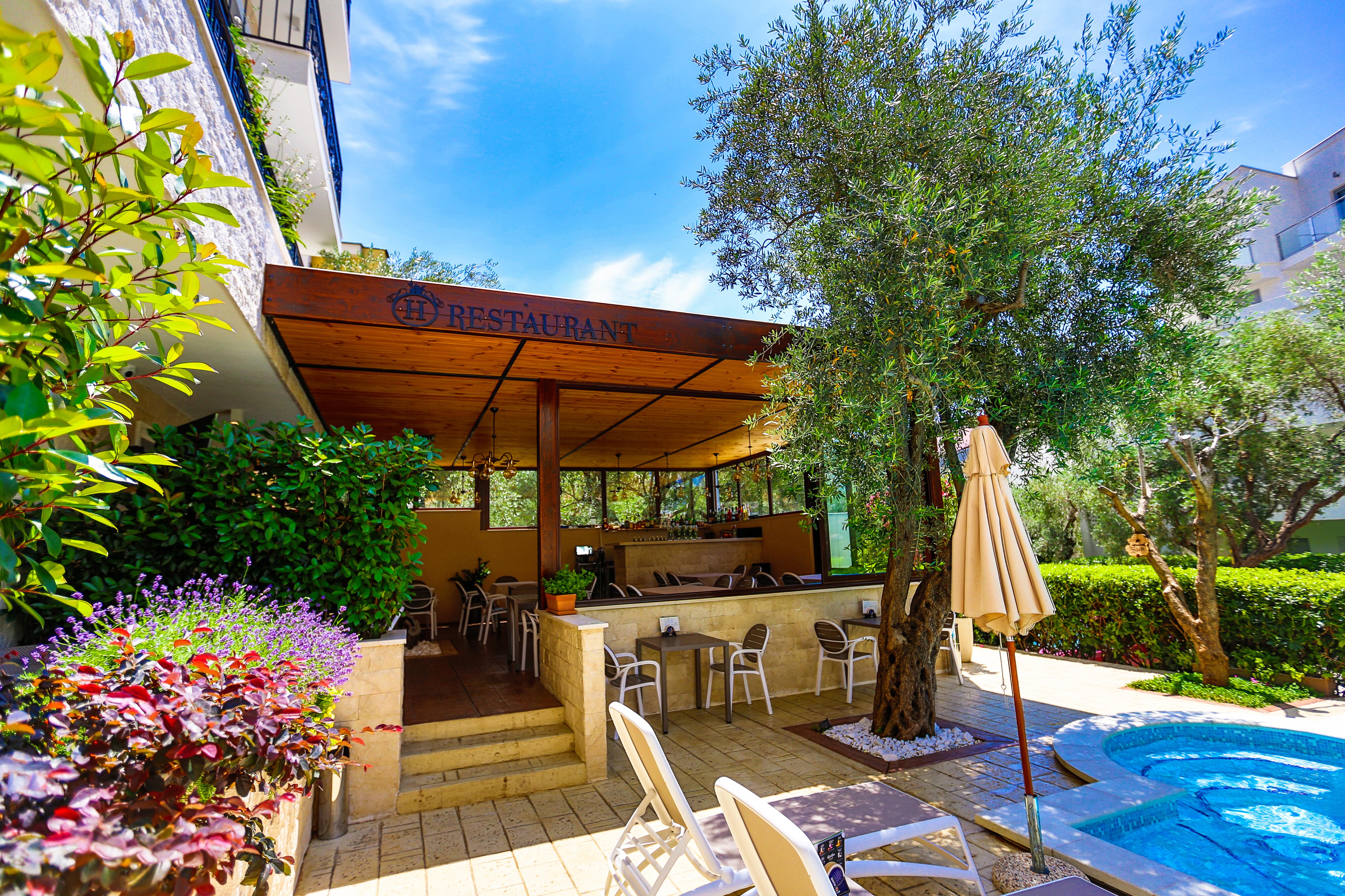 Hotel Harmony By Aycon Petrovac Ngoại thất bức ảnh