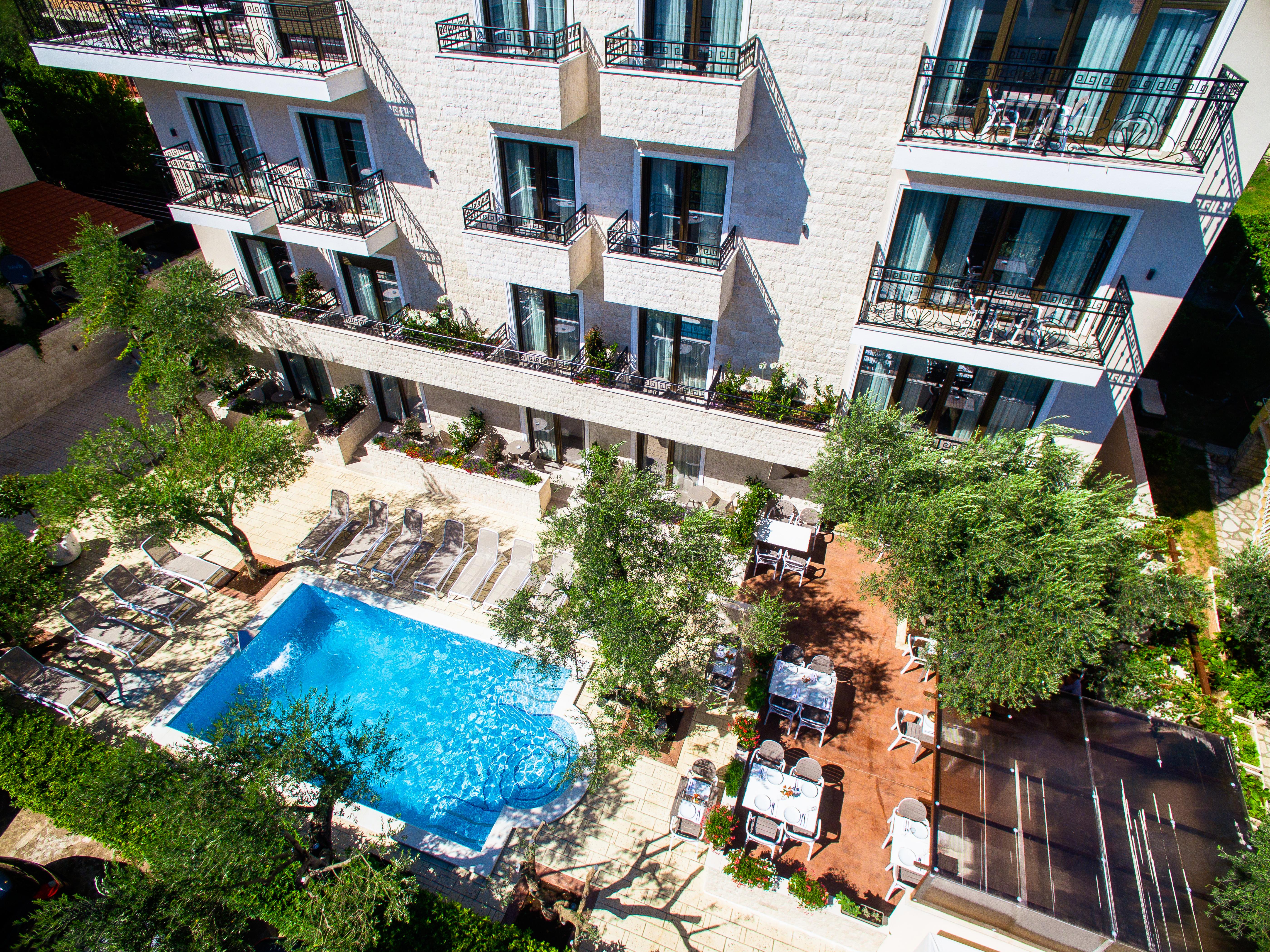 Hotel Harmony By Aycon Petrovac Ngoại thất bức ảnh